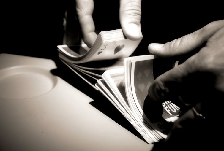 Voici La Meilleure Facon De Melanger Son Jeu De Cartes Ca M Interesse