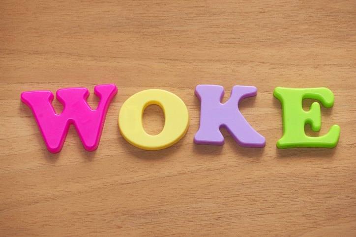 Woke, wokisme : que signifient ces expressions ?