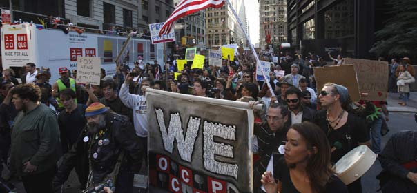 Début octobre 2011, les "indignés" américains manifestent près de Wall Street. © REUTERS.