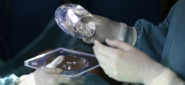 En France, 30 000 femmes portent des prothèses mammaires PIP. © REUTERS.