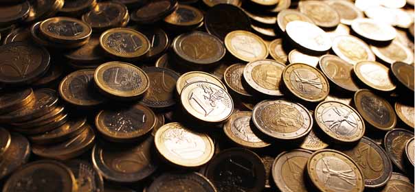10 ans après sa création, l'euro ne déclenche plus le même enthousiasme. © REUTERS.