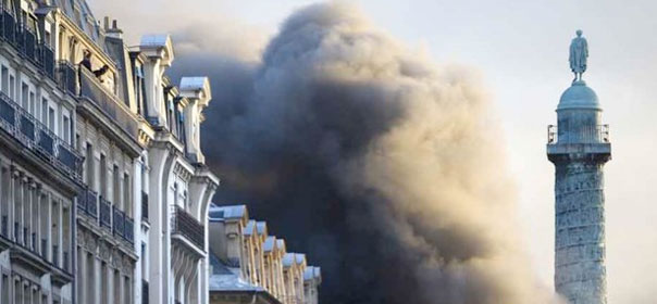 L'incendie place Vendôme le 8 mars 2012 ©REUTERS
