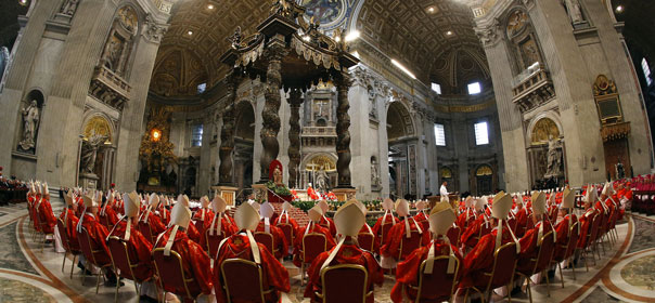 Les cardinaux réunis lors de la messe "pro eligendo pontifice" dans la basilique Saint-Pierre de Rome, le 12 mars 2013. © REUTERS