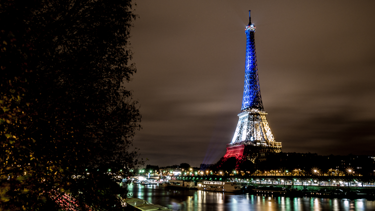 Pourquoi Le Drapeau De La France Est Il Bleu Blanc Rouge Ca M Interesse